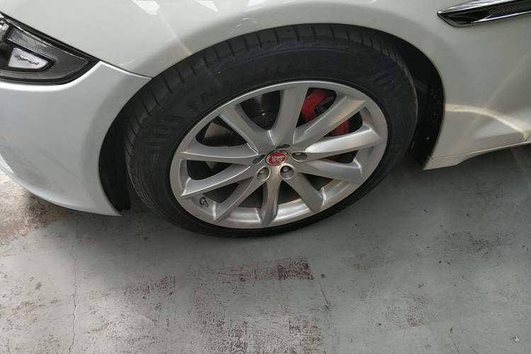 Used Jaguar XJ 2016 XJL 3.0 SC Four-Wheel Drive Panoramic Business Edition