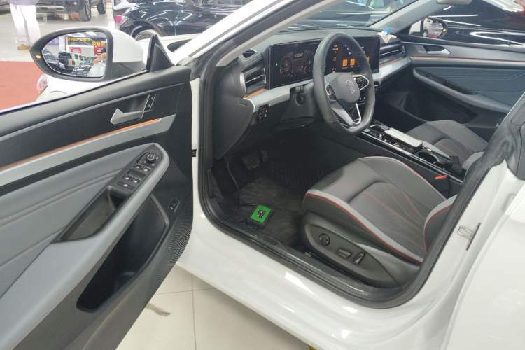 Used Volkswagen Lamando 2024 Lavida L 280TSI DSG Cool & Spicy Edition