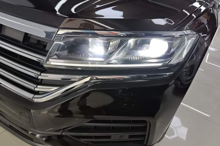 Used Volkswagen Touareg 2019 2.0 TSI Flagship Edition China VI
