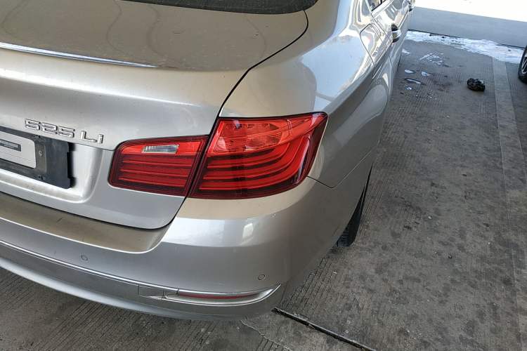 Used BMW 5 Series 2014 525Li Luxury Design Package