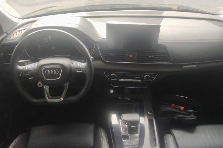 Used Audi Q5L 2022 40T Luxury Dynamic Model
