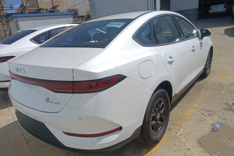 Used BYD Qin PLUS 2025 DM-i Smart Drive 55KM Leading Model
