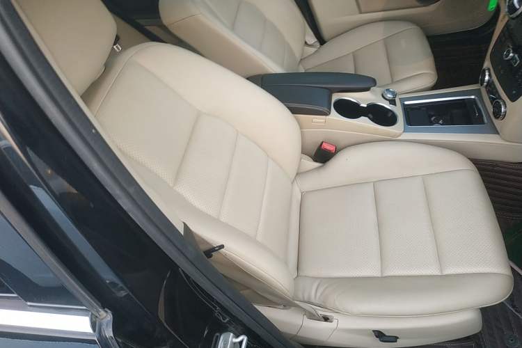 Used Mercedes-Benz GLK-Class 2013 GLK 300 4MATIC Dynamic Sunroof Model

