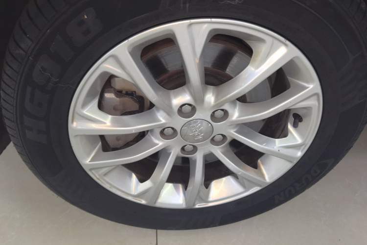 Used  Cherokee 2019 2.0T Two-Wheel Drive Smart Enjoyment Version China V
