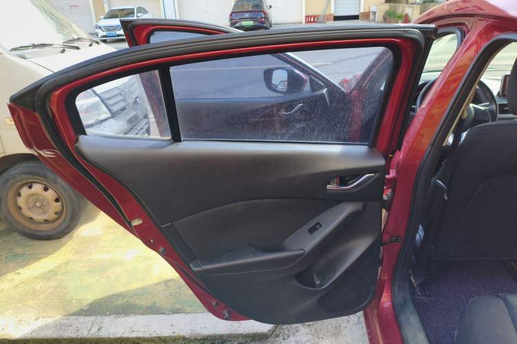 Used Mazda Mazda 3 Axela 2016 Sedan 1.5L Automatic Luxury Model
