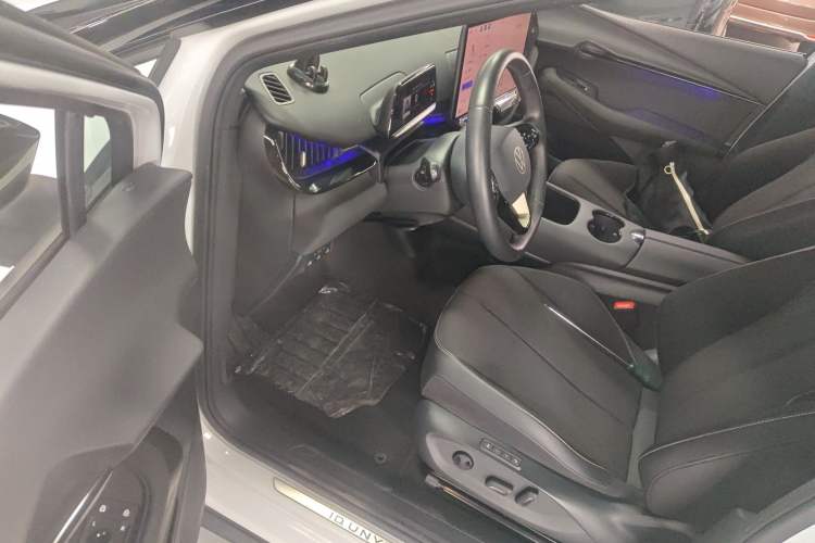 Used Volkswagen ID.UNYX 2024 Pro Long-Range Version