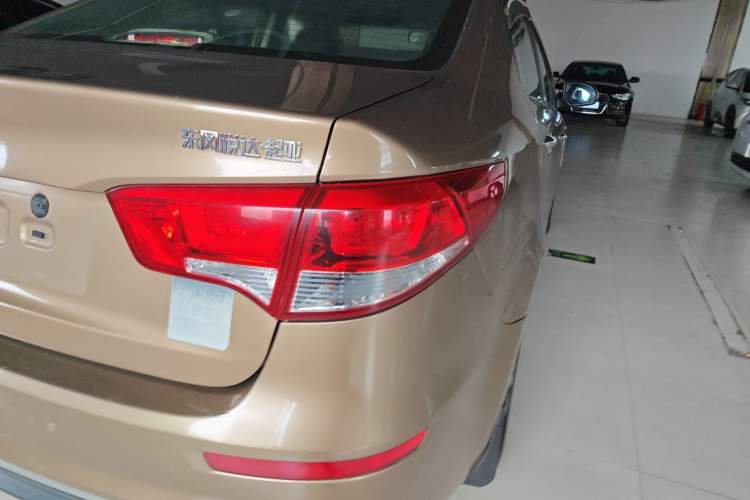 Used Kia K2 2015 Sedan 1.4L MT GLS
