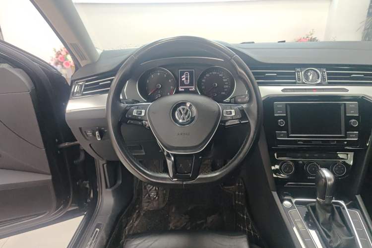 Used Volkswagen Magotan 2019 330TSI DSG Leading Model China VI Standard