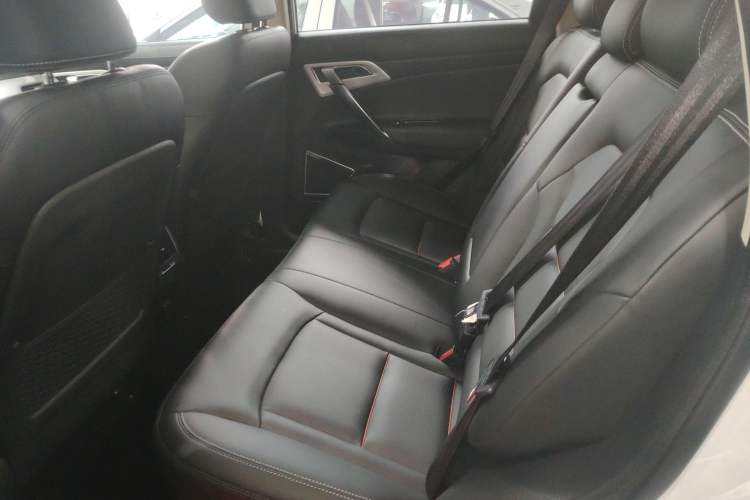 Used Geely Auto Emgrand X7 Sport 2020 1.8TD DCT Two-Wheel Drive Smart Connect 4G-Enabled Version
