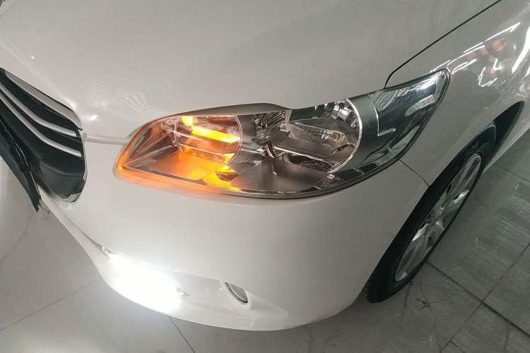 Used Peugeot 301 2016 1.6L Manual Happiness Edition
