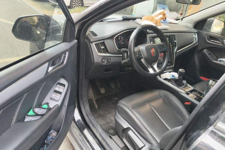 Used Roewe RX5 2019 20T Two-Wheel Drive Manual 4G Connect Platinum Edition
