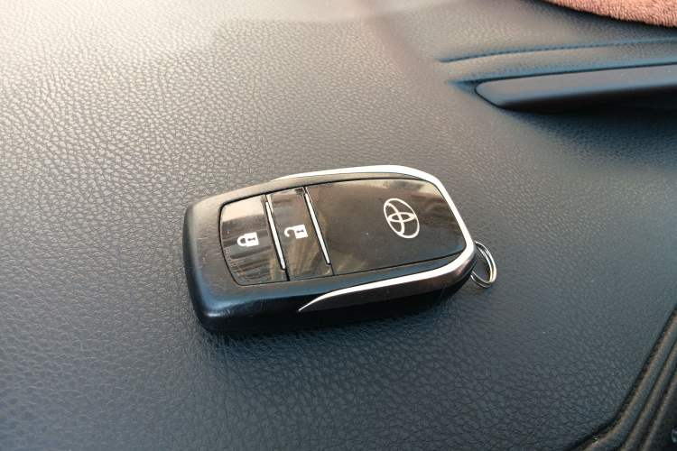 Used Toyota Highlander 2017 2.0T Two-Wheel Drive Luxury Edition 7 Seats
