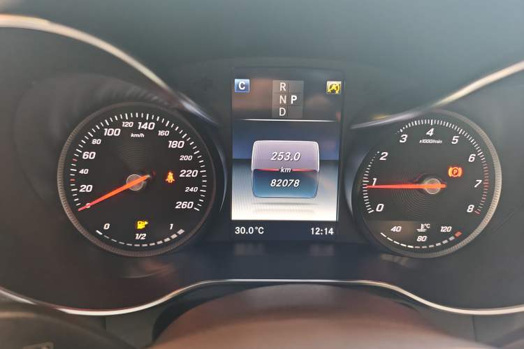 Used Mercedes-Benz GLC 2018 GLC 260 4MATIC Luxury Model
