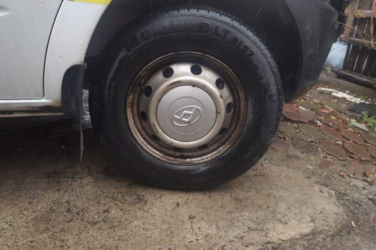 Used SAIC MAXUS Xintu V80 2019 2.5T Classic Edition 6-Speed Manual – Aoyuntong Short Wheelbase Mid-Height Design 5/6 Seats