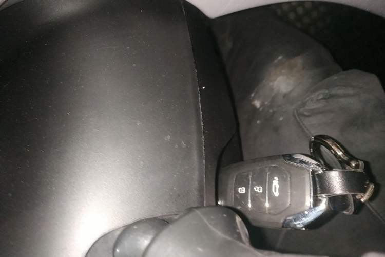 Used SAIC MAXUS Xintu V80 2025 PRO Aoyuntong 2.0T Manual Long Wheelbase Mid-Height 6/7/8/9-Seater