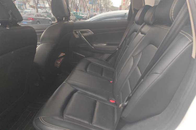 Used Geely Auto Emgrand X7 Sport 2016 2.0L Manual Smart Connect Version