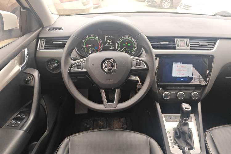 Used Skoda Octavia 2019 1.5L Automatic SmartDrive Comfort Edition China VI Standard