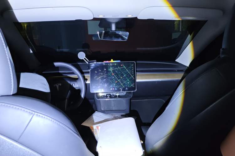 Used Tesla Model Y 2021 Long-Range All-Wheel-Drive Version
