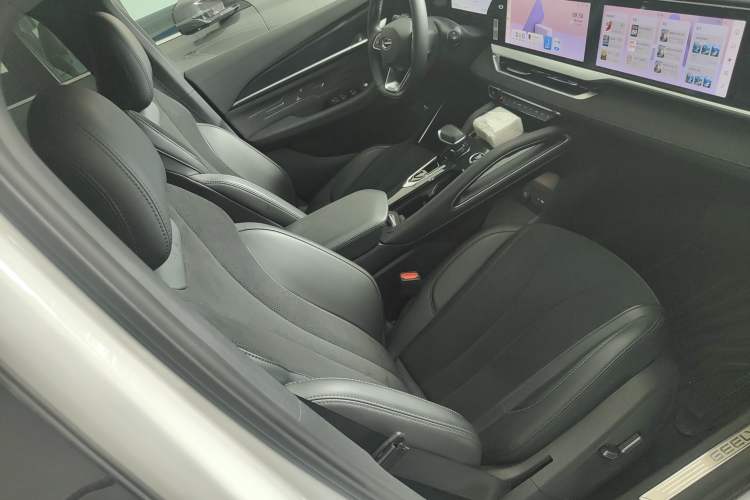 Used Geely Auto Monjaro L 2024 2.0TD High-Power Automatic Two-Wheel Drive Skyline Edition
