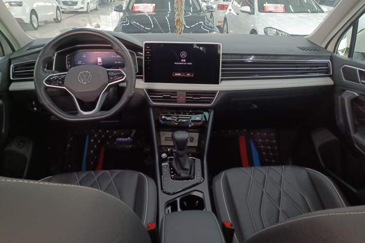 Used Volkswagen Tiguan L 2022 330TSI Automatic Two-Wheel Drive Smart Edition
