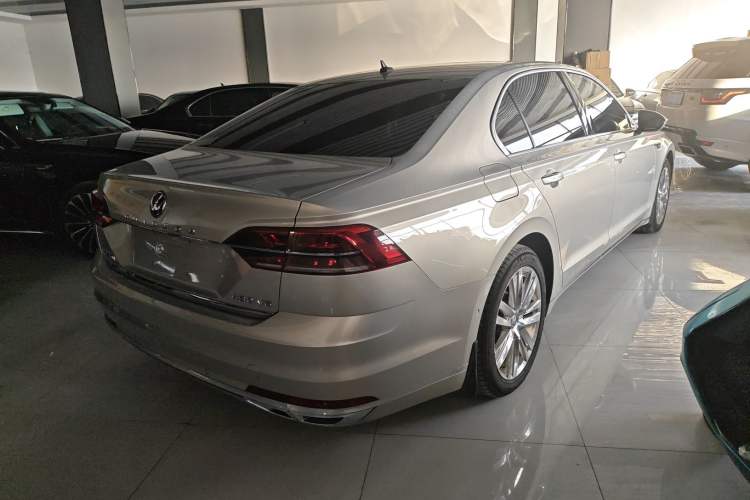 Used Volkswagen Phideon 2018 Revised Version 480 V6 Four-Wheel Drive Luxury Flagship Edition
