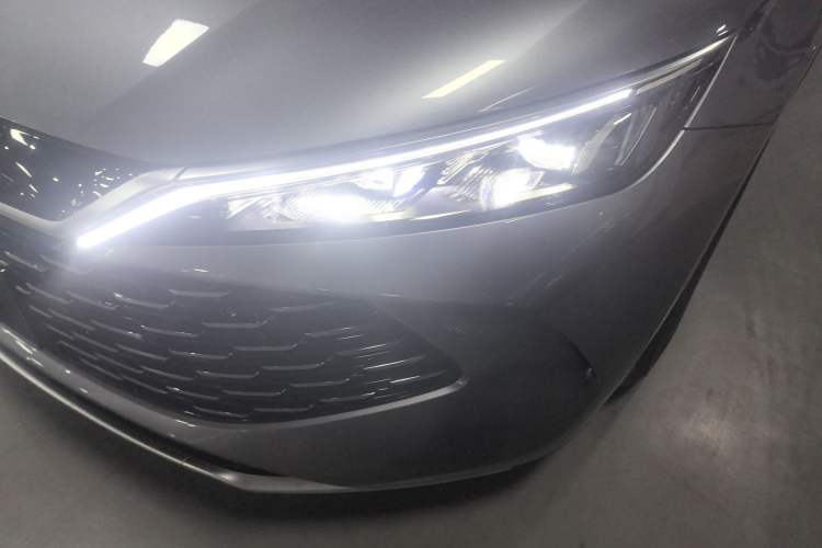 Used BYD Qin L 2025 DM-i Smart Drive 120KM Superior Model
