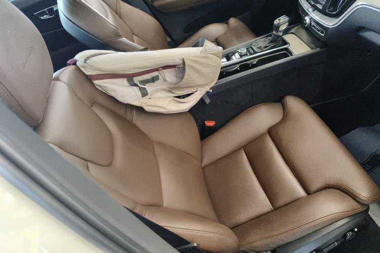 Used Volvo XC60 2020 T5 4x4 Smart Luxury Edition
