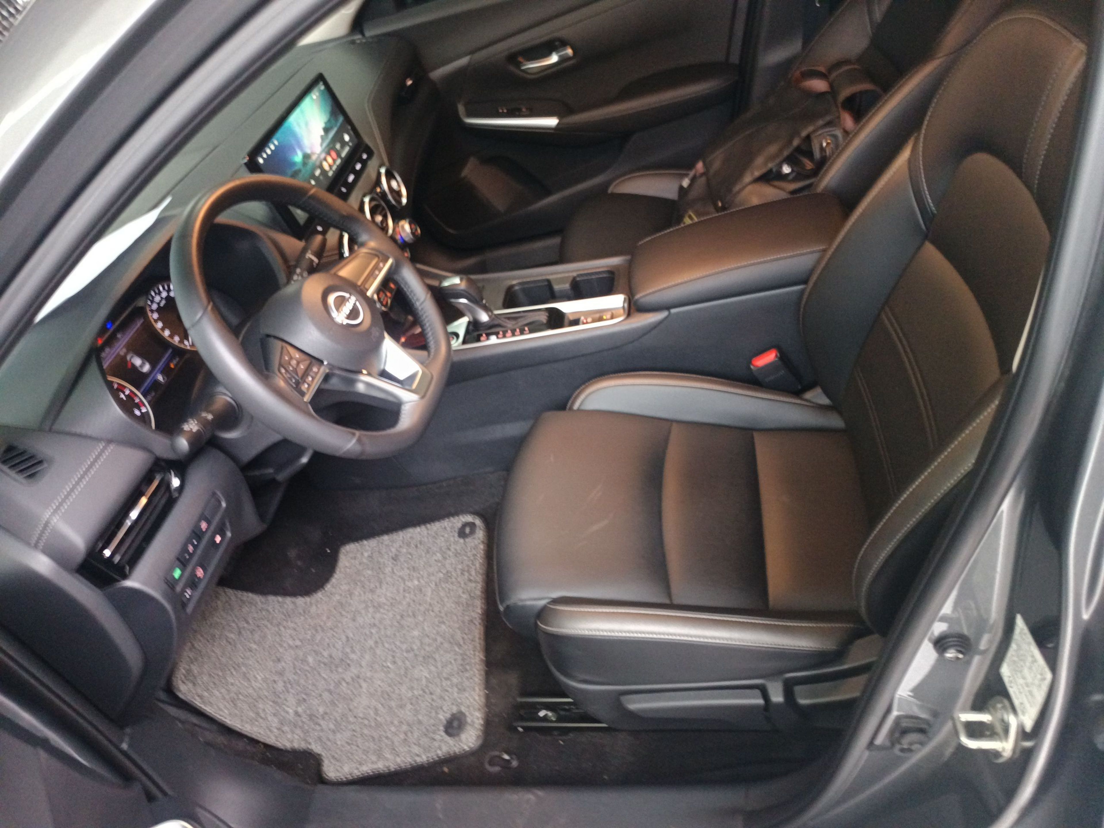 Переднее сиденье в автомобиле