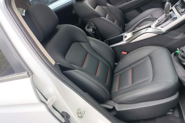 Used Geely Auto Emgrand X7 Sport 2018 1.8TD Automatic Two-Wheel Drive Zhiya Model
