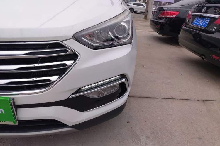 Used Hyundai Santa Fe 2017 2.0T Automatic All-Wheel Drive Smart 7-Seater