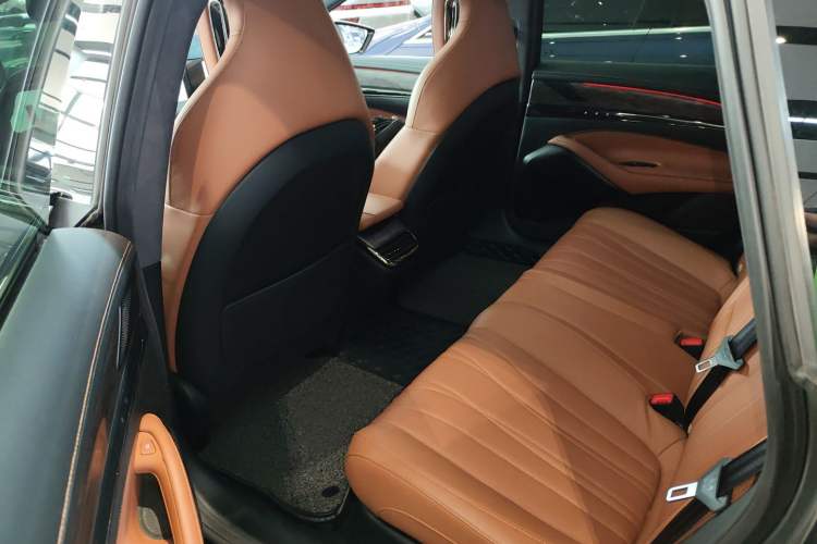 Used  L7 2022 Dynamic Model
