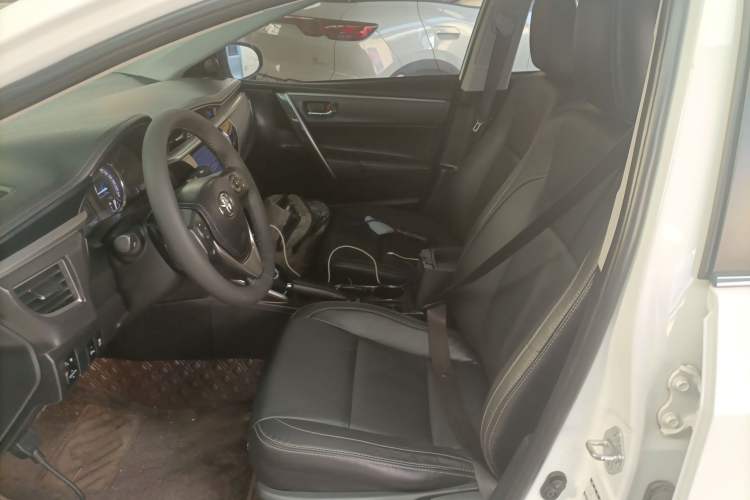 Used Toyota Corolla 2016 Dual-Engine 1.8L E-CVT Elite Edition
