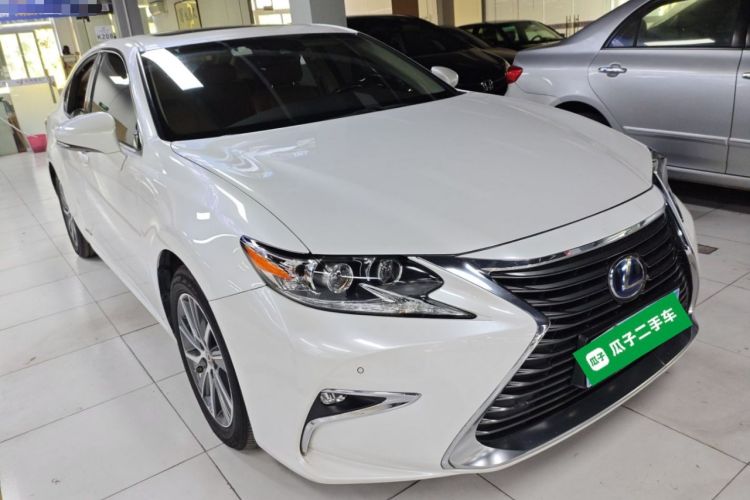 Used Lexus ES 2015 300h Luxury Edition
