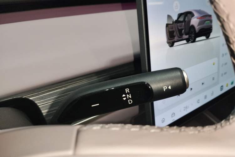 Used ONVO L60 2024 60 kWh All-Wheel Drive
