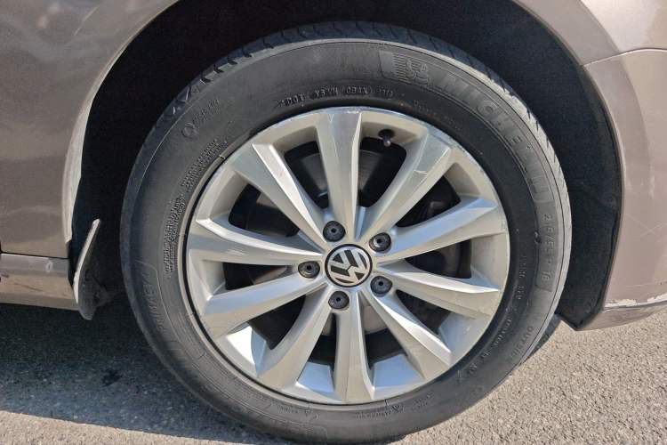 Used Volkswagen Magotan 2015 Facelift 1.8TSI Luxury Model
