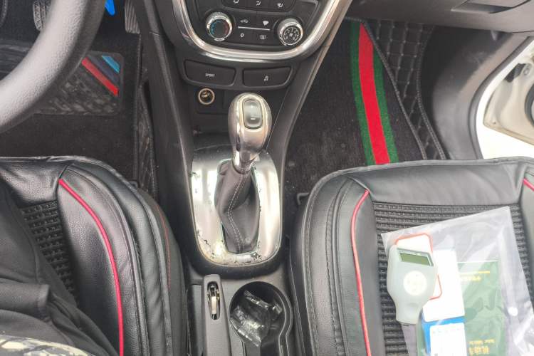 Used Buick Encore 2015 1.4T Automatic Two-Wheel Drive Urban Elite Version
