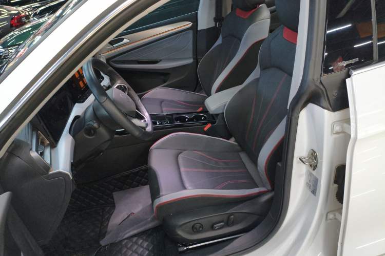 Used Volkswagen Lamando 2024 Lavida L 280TSI DSG Cool & Spicy Edition
