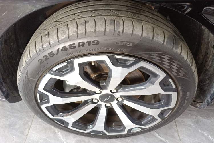 Used AION V 2024 Aion Tyrannosaurus 650 LiDAR Edition
