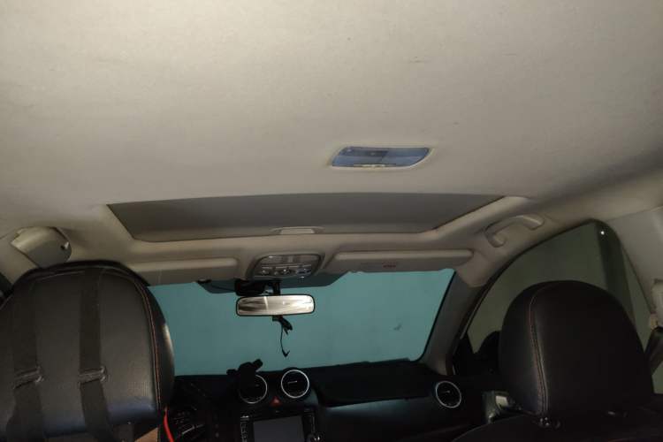 Used Haval H6 2015 Upgraded Model 1.5T Manual Two-Wheel Drive Elite Version
