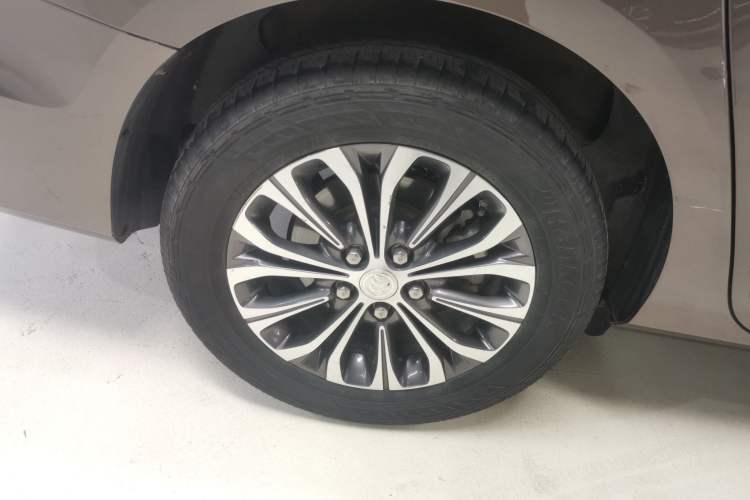 Used Buick GL8 2020 Land Cruiser Executive Class 652T Comfort Model
