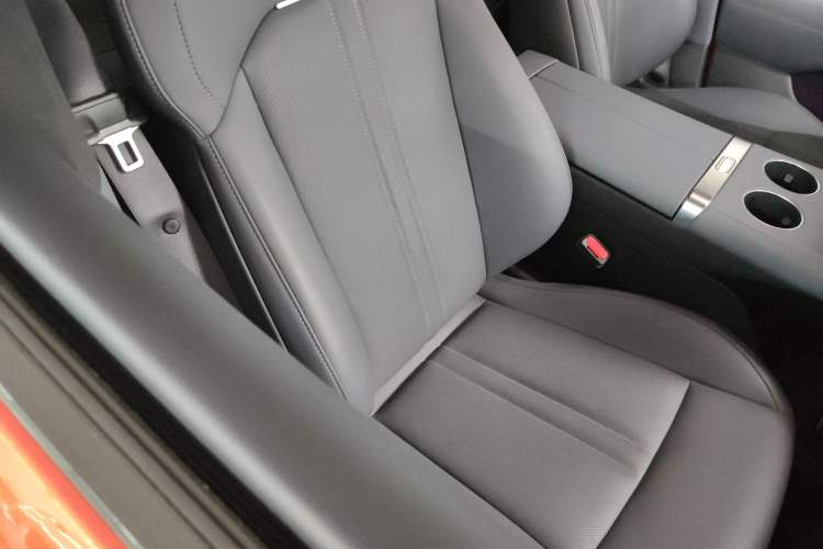 Used  YU7 2025 Ultra-Long Range High-Performance All-Wheel-Drive Max Edition