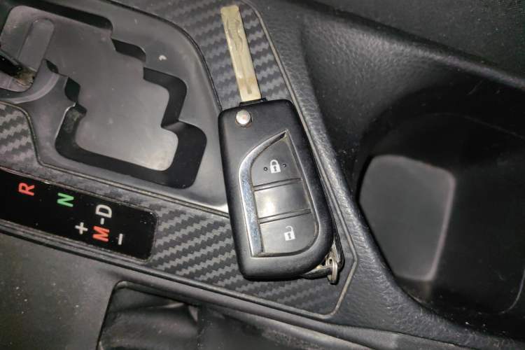 Used Toyota RAV4 2015 2.0L CVT Two-Wheel Drive Fashion Edition
