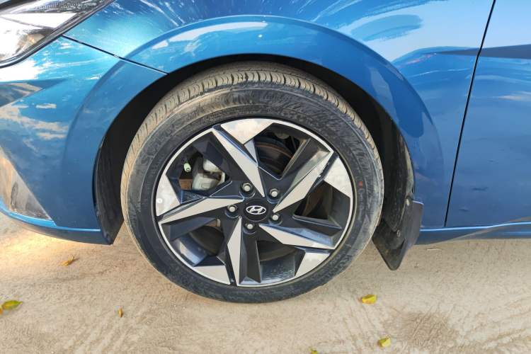 Used Hyundai Elantra 2022 1.5L CVT LUX Prestige Edition
