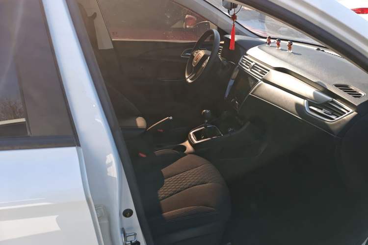 Used Roewe i5 2020 1.5L Manual 4G Connect Luxury Edition