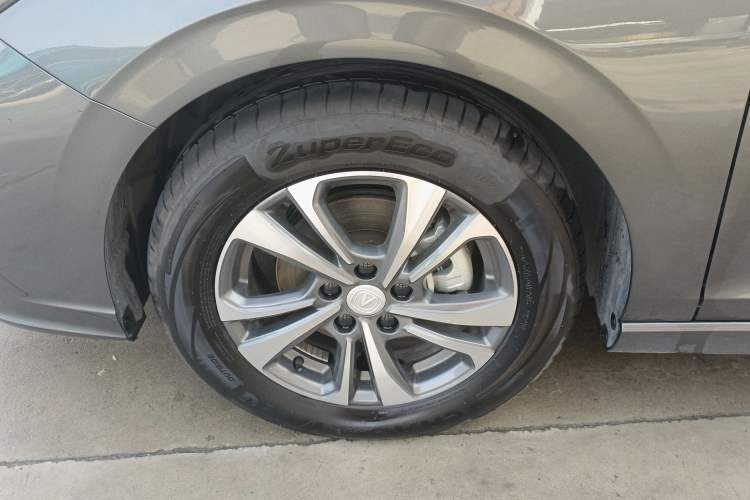 Used Changan Eado 2024 PLUS Blue Whale NE 1.4T GDI DCT High-Energy Edition
