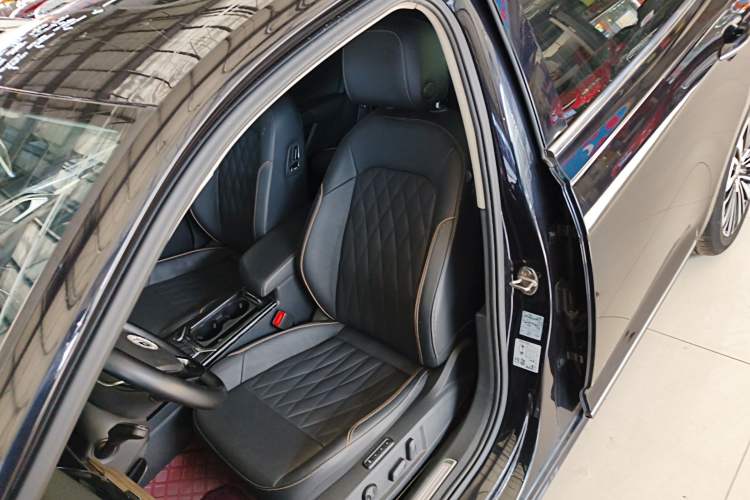 Used Volkswagen Passat 2020 330TSI Luxury Edition China VI