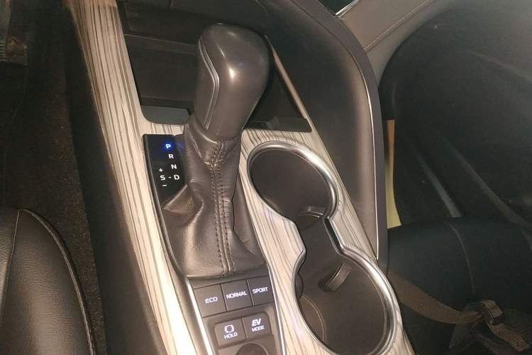 Used Toyota Camry 2019 Dual-Engine 2.5 HG Luxury Edition China VI Standard