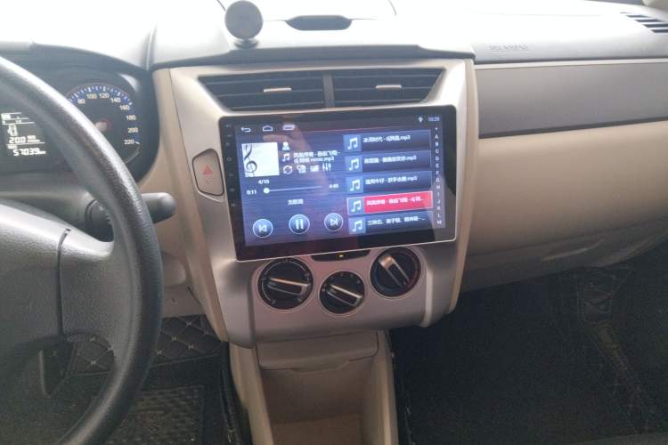 Used Venucia R50 2016 1.6L Manual Elite Edition
