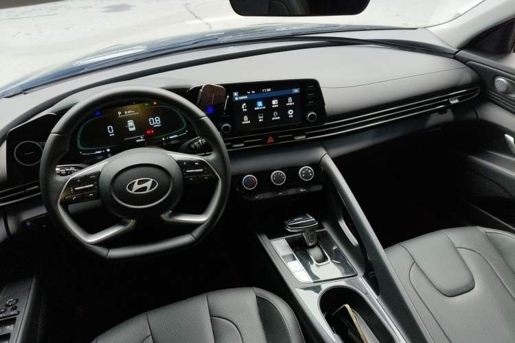 Used Hyundai Elantra 2023 1.5L CVT GLX Elite Edition
