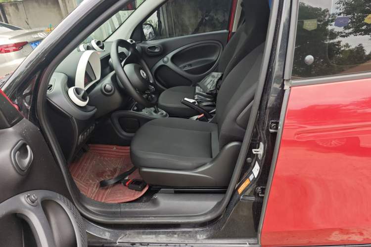 Used  forfour 2018 1.0L 52 kW Dynamic Edition
